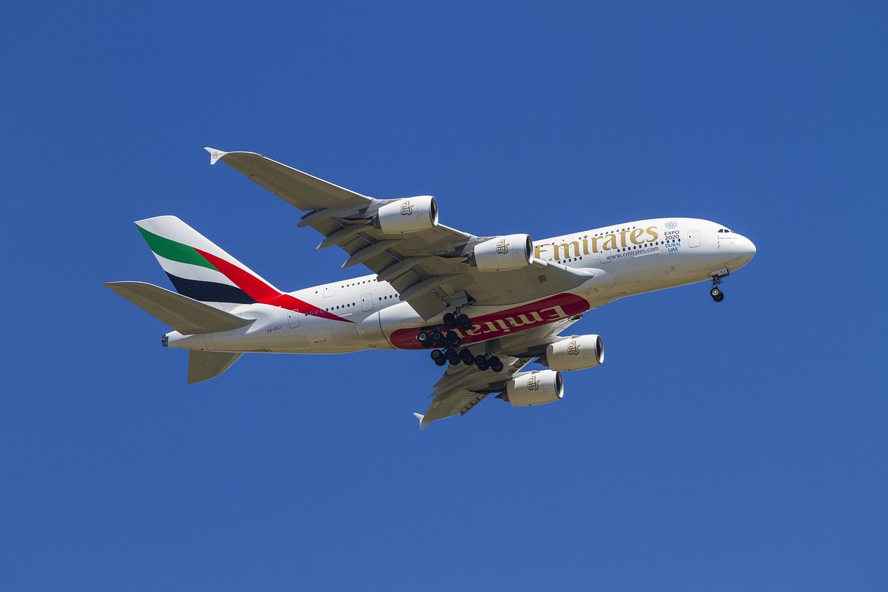 plane, landing, emirates-2763580.jpg